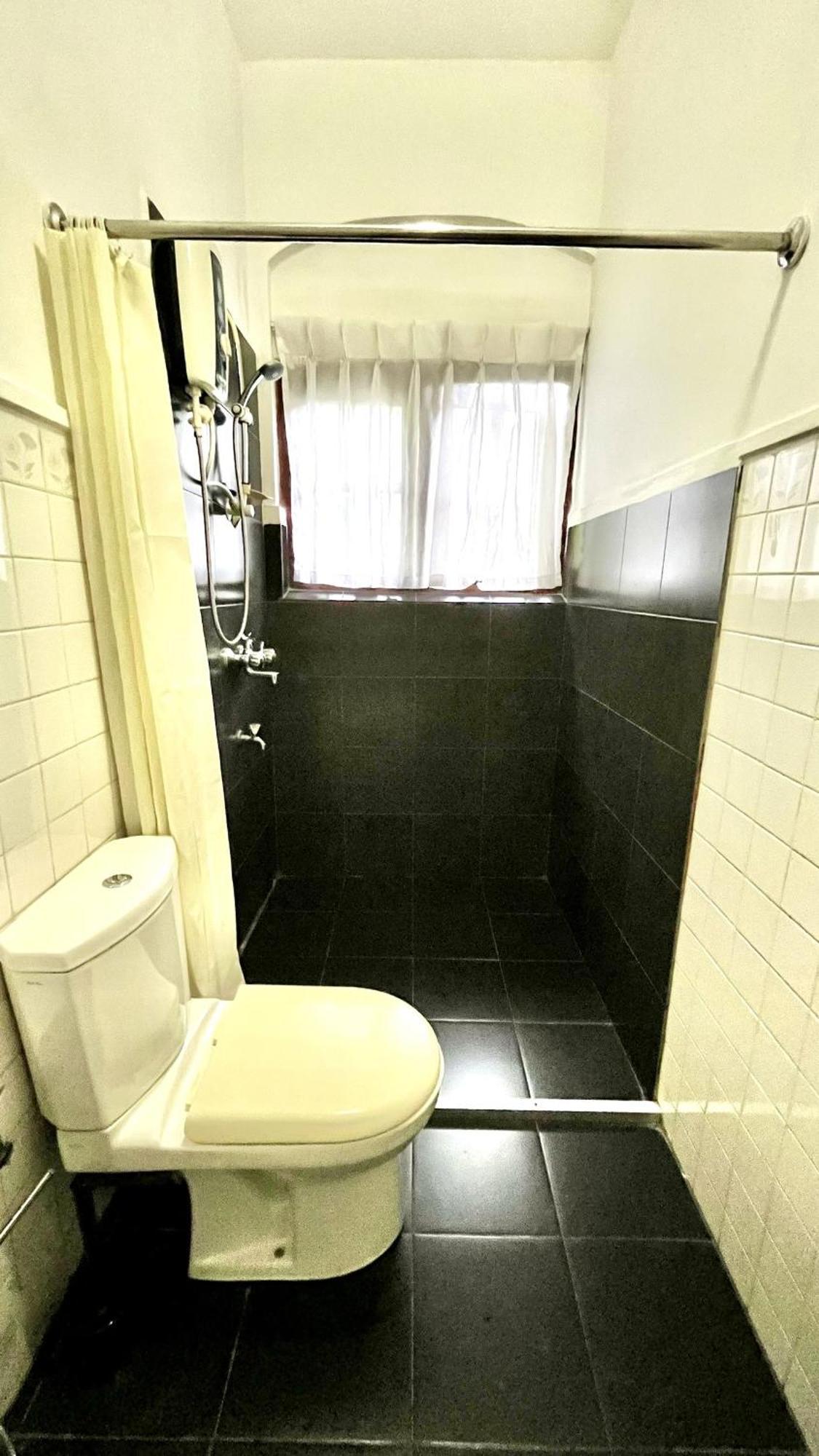 מלון קנדי Pearl House מראה חיצוני תמונה