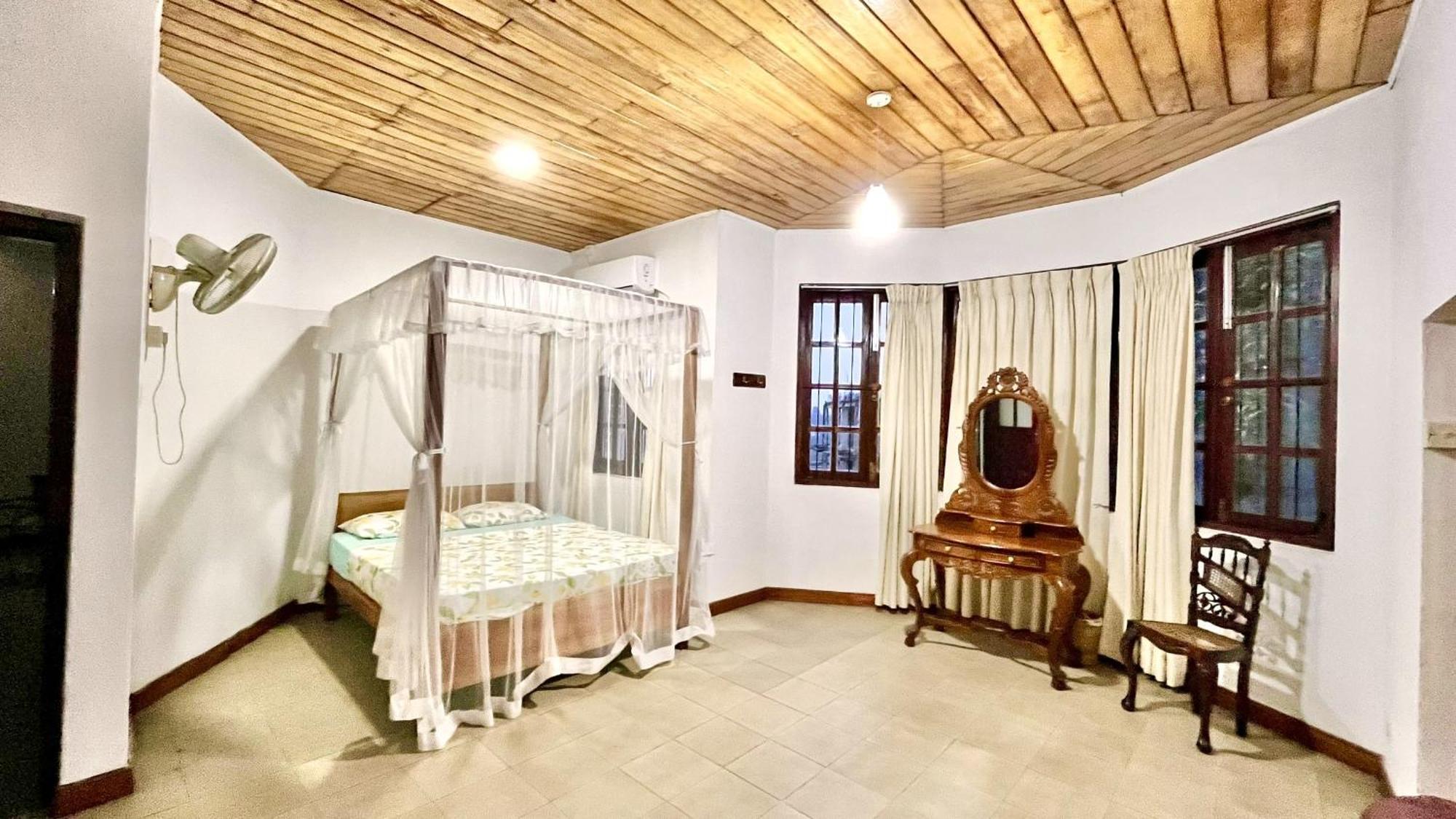 מלון קנדי Pearl House מראה חיצוני תמונה
