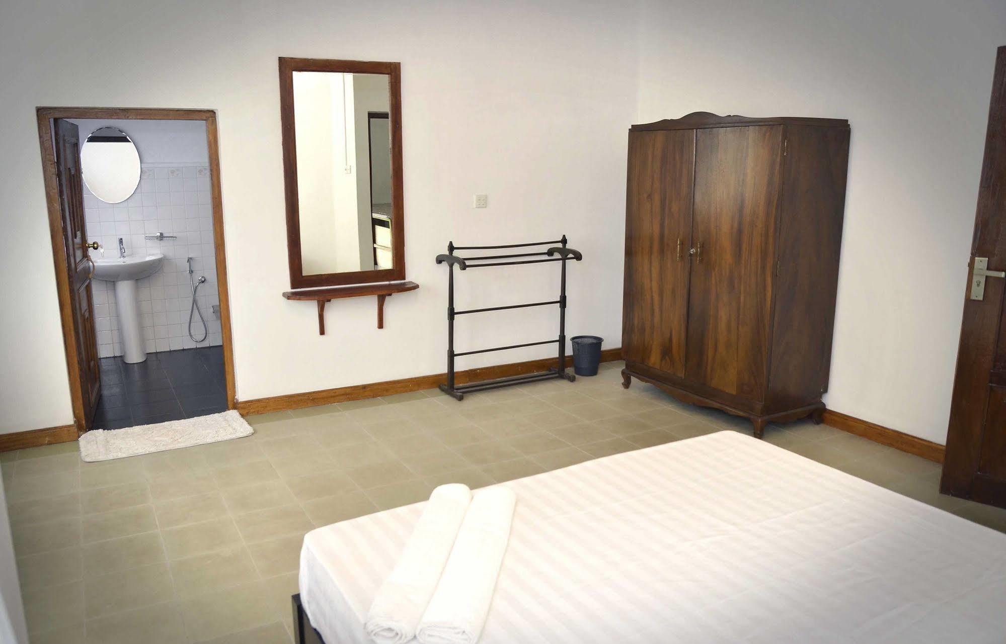 מלון קנדי Pearl House מראה חיצוני תמונה
